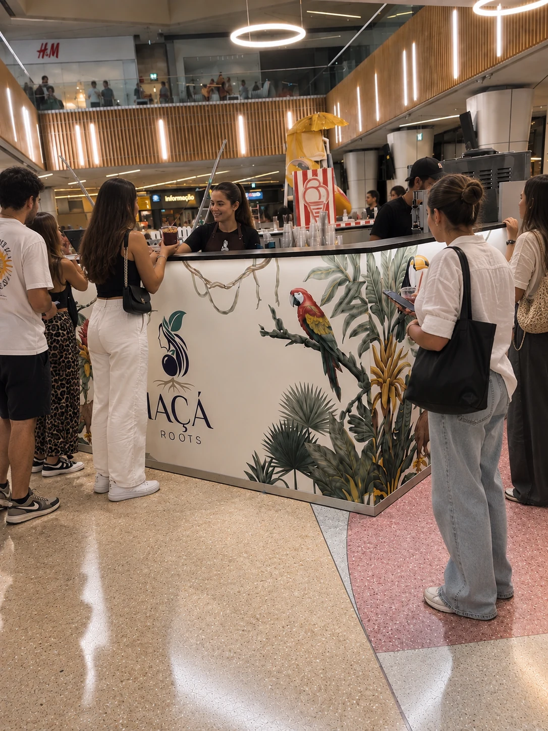Quiosque IAÇÁ Roots em centro comercial